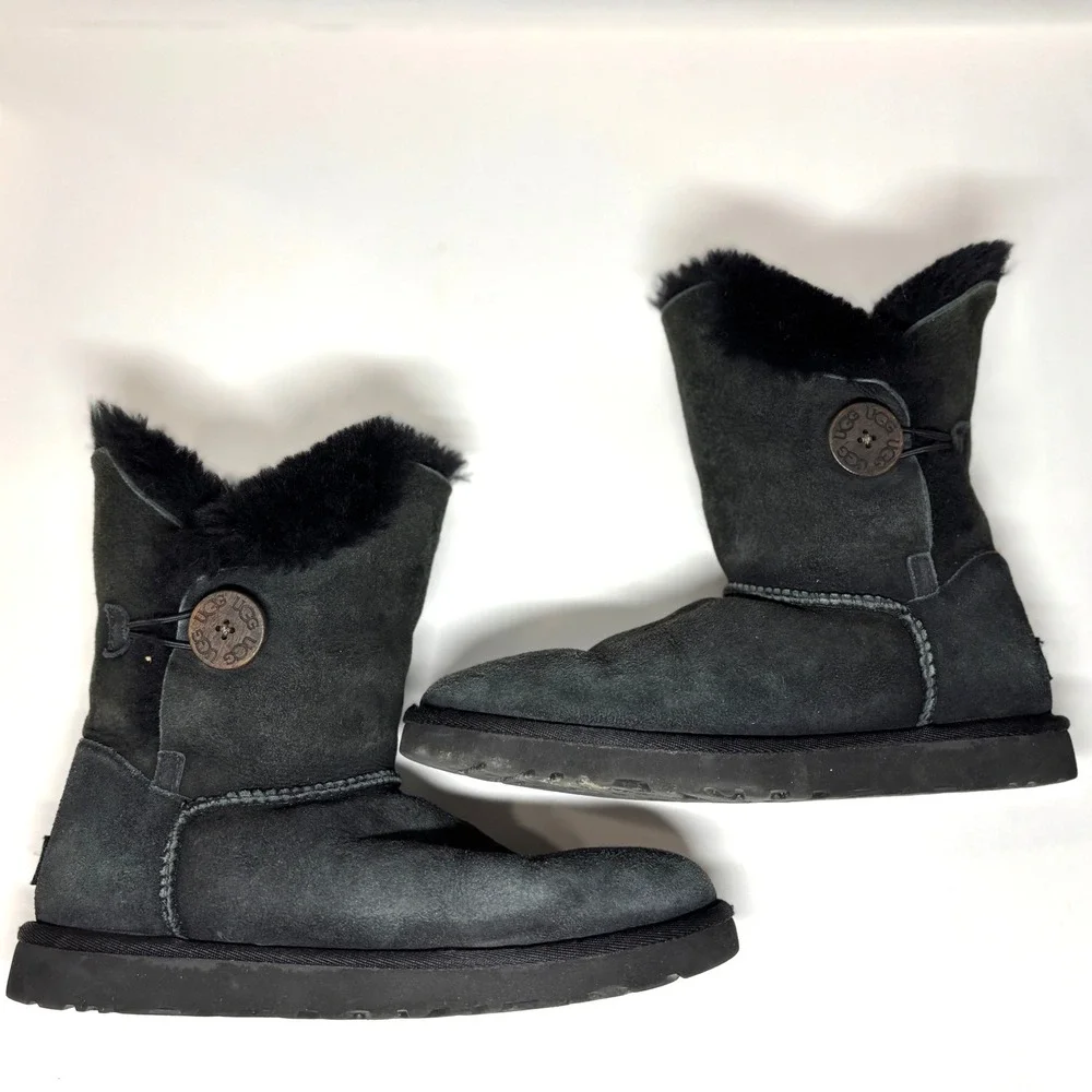 UGG Bailey Button 5803 Boots Women Size 8 Black Suede Shearling Mid Calf‎